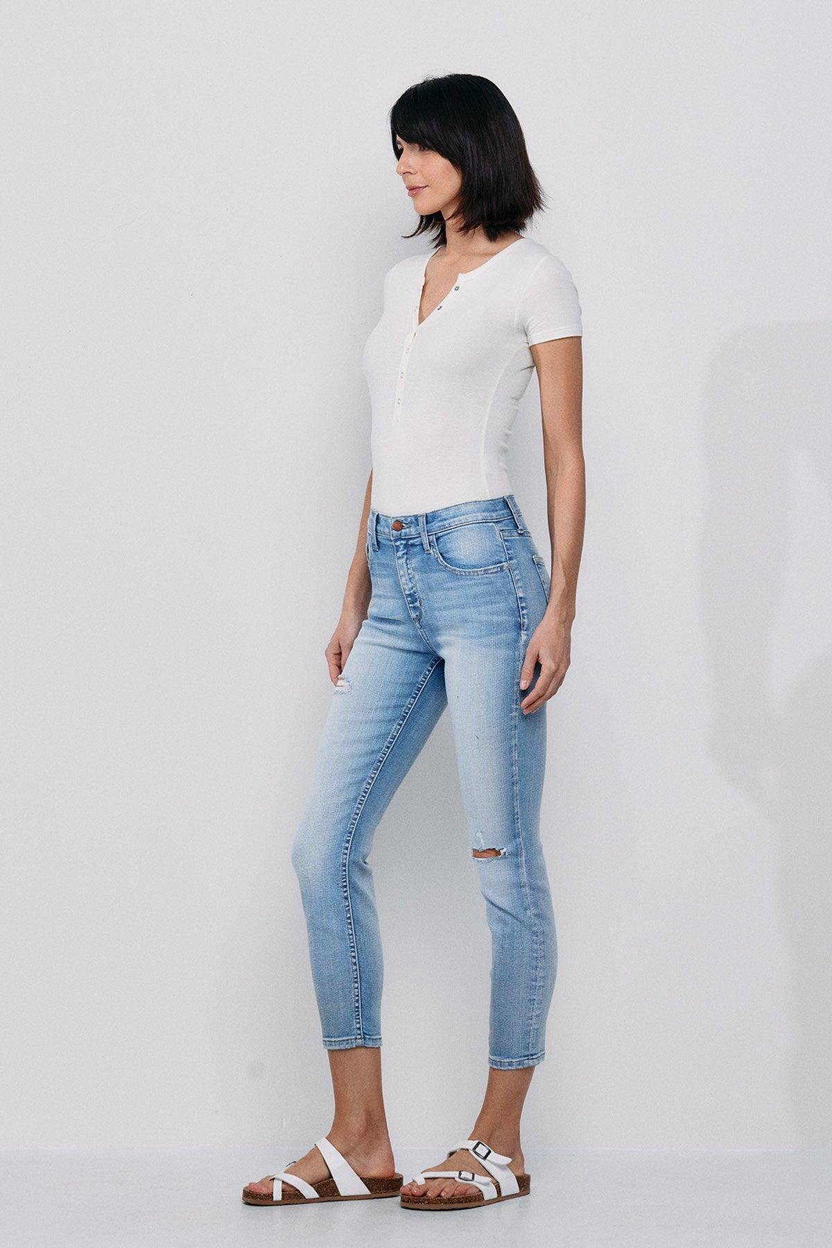Women's Sneak Peak High Rise Crop Skinny Denim Jeans - SoCo Hernando